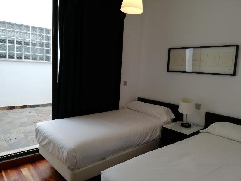 Azz Sevilla Torre De La Plata Apartamentos Pokoj fotografie